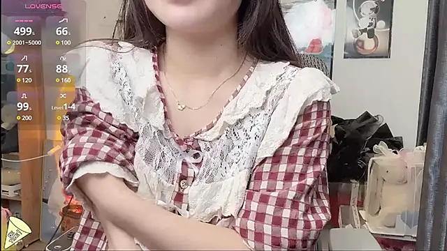 Berrysweet 68 online show from 02.25.25