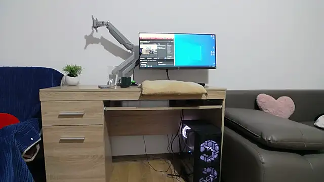 KarlyGray10 online show from 12.10.24