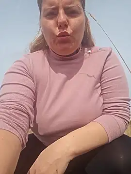 KarlyGray10 online show from 09.30.25