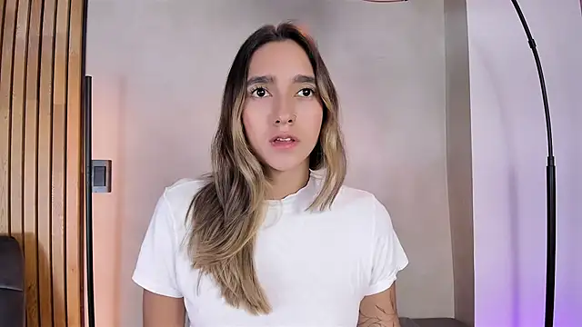 Snapshot of honeyhot69__ chatting on 01.06.25 honeyhot69 online show from 01.06.25