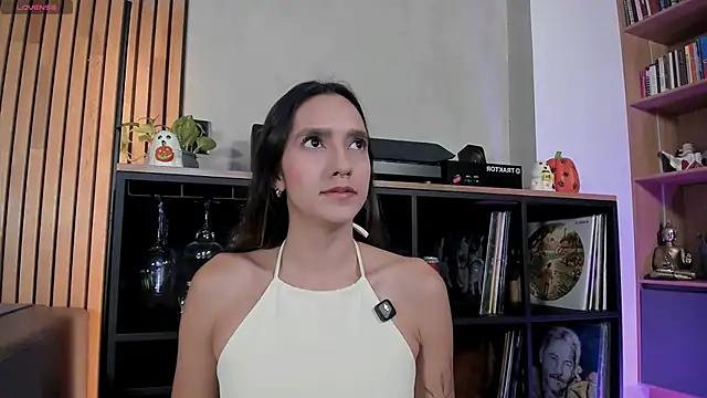 Snapshot of honeyhot69__ chatting on 10.11.25 honeyhot69 online show from 10.11.25