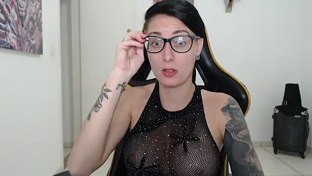 CrisBathoryxxx online show from 12.12.24