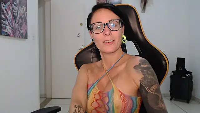 CrisBathoryxxx online show from 01.11.25