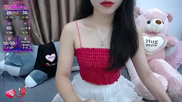 Snapshot of Amila-xoxo chatting on 10.26.25 Amila-xoxo online show from 10.26.25