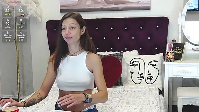 Snapshot of LexyLee17 chatting on 10.13.25 LexyLee17 online show from 10.13.25