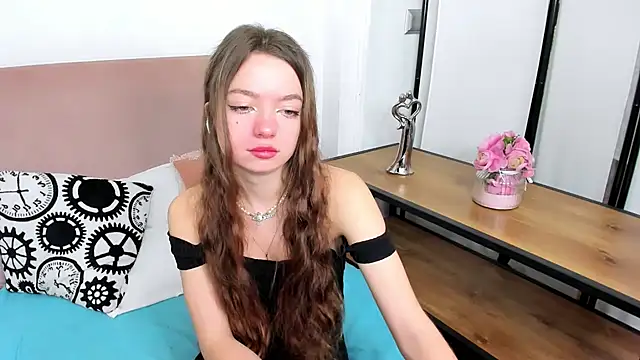 Snapshot of GraceLips chatting on 01.29.25 GraceLips online show from 01.29.25