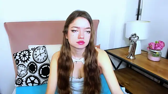 Snapshot of GraceLips chatting on 03.07.25 GraceLips online show from 03.07.25