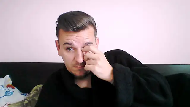 Snapshot of Huge_cock22cm chatting on 10.05.25 Huge cock22cm online show from 10.05.25