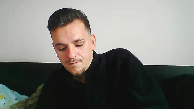 Snapshot of Huge_cock22cm chatting on 10.19.25 Huge cock22cm online show from 10.19.25