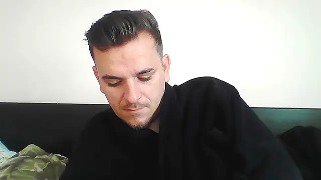 Snapshot of Huge_cock22cm chatting on 10.25.25 Huge cock22cm online show from 10.25.25