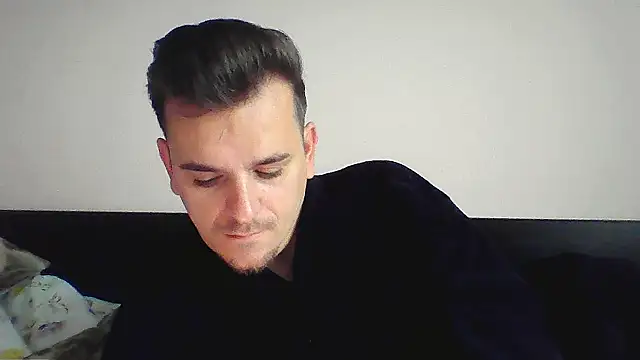 Snapshot of Huge_cock22cm chatting on 10.27.25 Huge cock22cm online show from 10.27.25