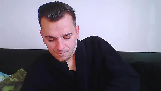 Snapshot of Huge_cock22cm chatting on 11.15.25 Huge cock22cm online show from 11.15.25