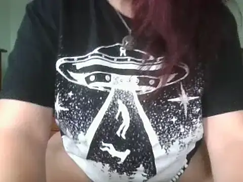 MissKisu online show from 10.13.25