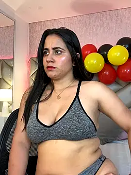 Snapshot of Brenda_Garcia chatting on 09.24.25 Brenda Garcia online show from 09.24.25