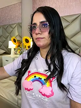 Snapshot of Brenda_Garcia chatting on 10.04.25 Brenda Garcia online show from 10.04.25