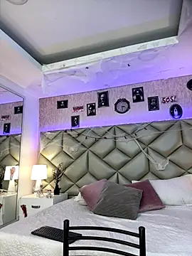 Snapshot of Brenda_Garcia chatting on 10.13.25 Brenda Garcia online show from 10.13.25