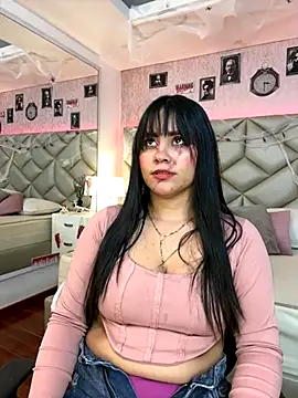 Snapshot of Brenda_Garcia chatting on 10.17.25 Brenda Garcia online show from 10.17.25