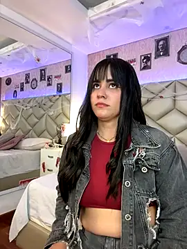 Snapshot of Brenda_Garcia chatting on 10.20.25 Brenda Garcia online show from 10.20.25