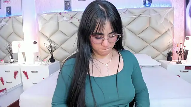 Snapshot of Brenda_Garcia chatting on 10.24.25 Brenda Garcia online show from 10.24.25