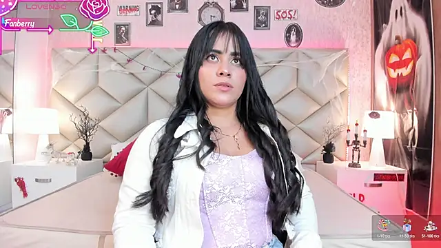 Snapshot of Brenda_Garcia chatting on 10.29.25 Brenda Garcia online show from 10.29.25