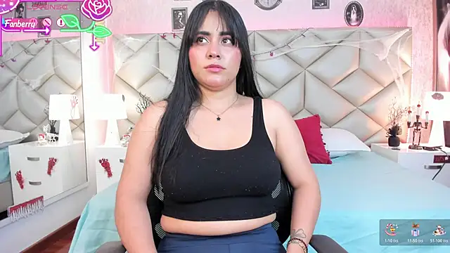 Snapshot of Brenda_Garcia chatting on 11.04.25 Brenda Garcia online show from 11.04.25