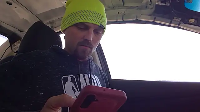 Snapshot of VitaminDrewFl chatting on 02.03.26 VitaminDrewFl online show from 02.03.26