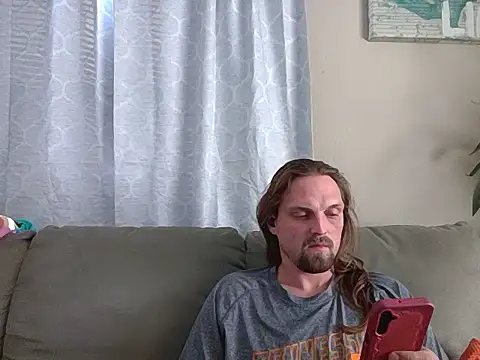 Snapshot of VitaminDrewFl chatting on 02.13.26 VitaminDrewFl online show from 02.13.26