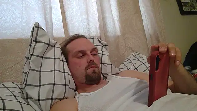 Snapshot of VitaminDrewFl chatting on 02.17.26 VitaminDrewFl online show from 02.17.26