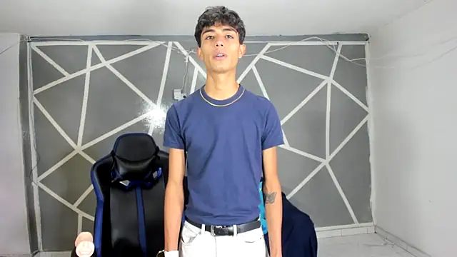 oliverhot2005 online show from 12.10.24