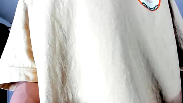 oliverhot2005 online show from 01.20.25