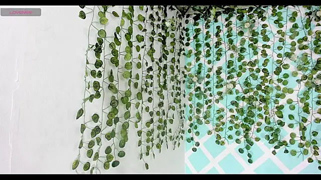 oliverhot2005 online show from 11.18.25