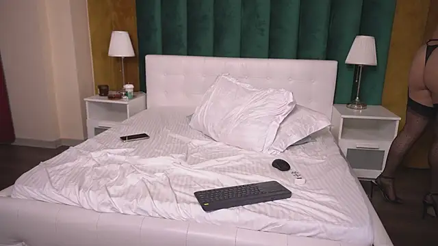 megan devile online show from 03.22.25