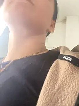 Luccreccia  online show from 10.29.25