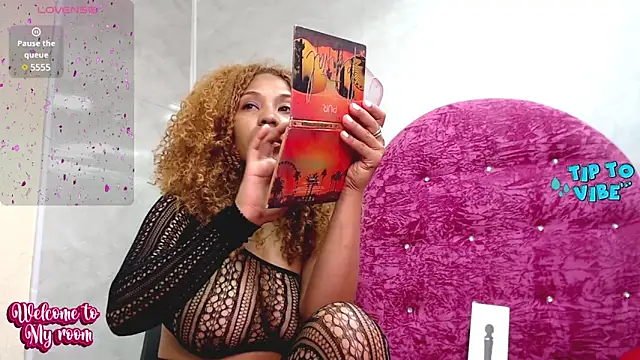 Litzy Curly online show from 12.22.24
