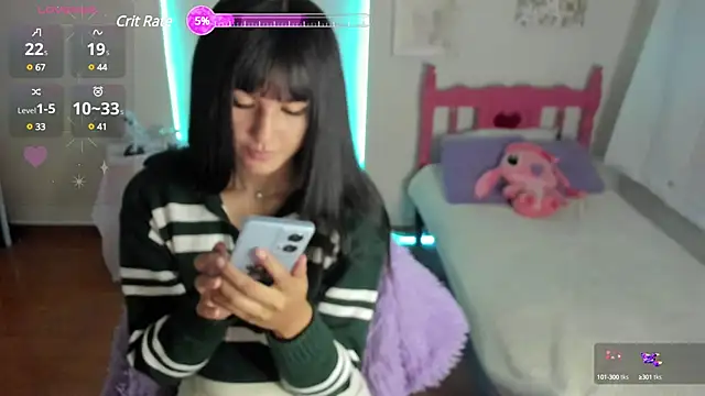 Snapshot of cute_roxy chatting on 12.06.24 cute roxy online show from 12.06.24