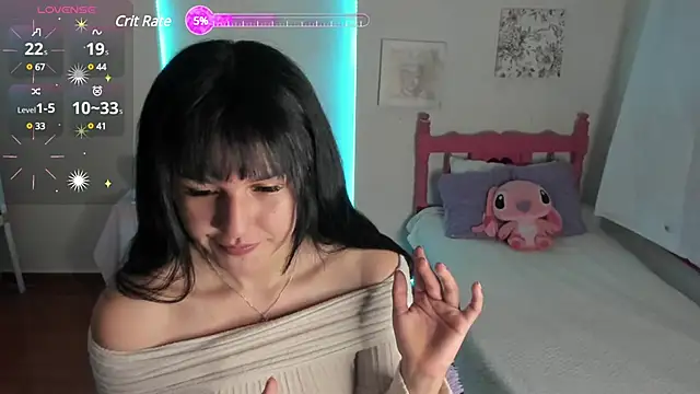 Snapshot of cute_roxy chatting on 01.31.25 cute roxy online show from 01.31.25