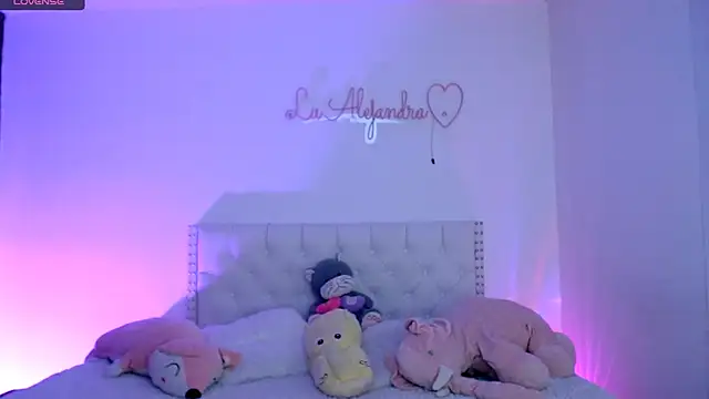 alee lenoxx online show from 11.24.25