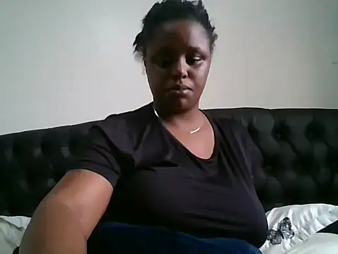 Snapshot of Ebonyxxmodel chatting on 11.13.25 Ebonyxxmodel online show from 11.13.25