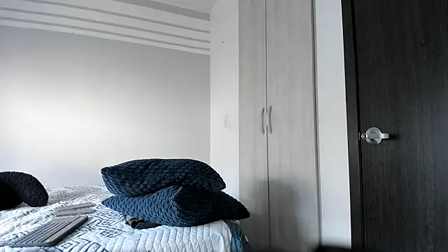 karlina charlotte1 online show from 02.28.25