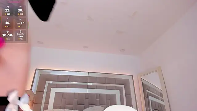 Snapshot of Nicolle_foxy chatting on 01.19.26 Nicolle foxy online show from 01.19.26