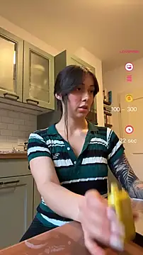 Snapshot of emiliasommer chatting on 10.06.25 emiliasommer online show from 10.06.25