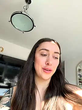 Snapshot of emiliasommer chatting on 10.18.25 emiliasommer online show from 10.18.25