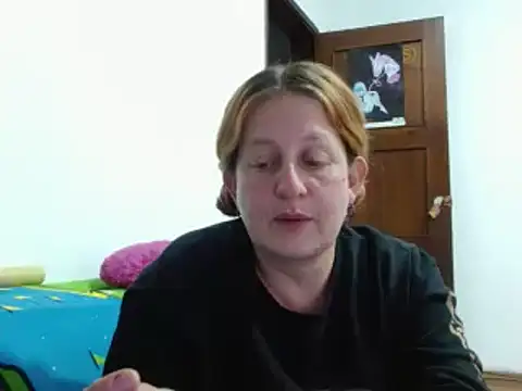 ViioletaMora online show from 12.18.25