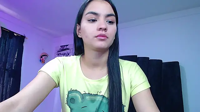 Snapshot of Ariel_Zeo1 chatting on 10.10.25 Ariel Zeo1 online show from 10.10.25