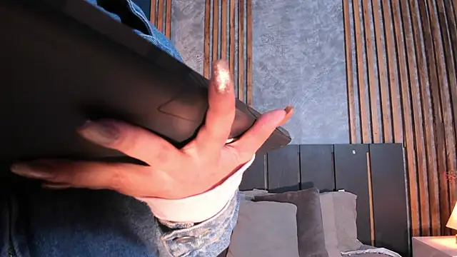 Snapshot of Hannah_Borbon chatting on 03.14.25 Hannah Borbon online show from 03.14.25