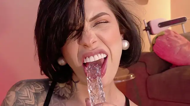 Snapshot of Hannah_Borbon chatting on 11.03.25 Hannah Borbon online show from 11.03.25