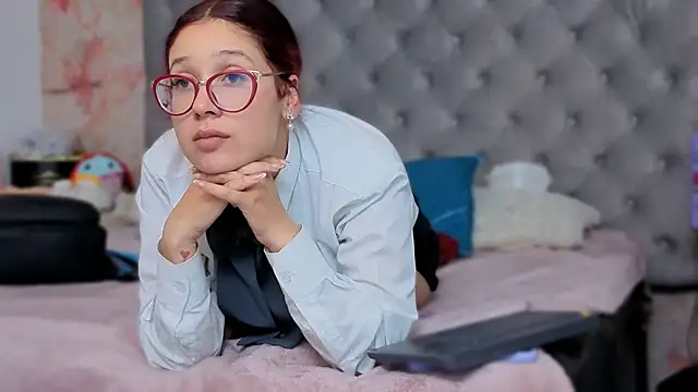 ValeryRossell online show from 11.19.25