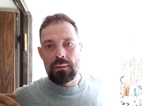 Snapshot of zefside42 chatting on 11.05.25 zefside42 online show from 11.05.25