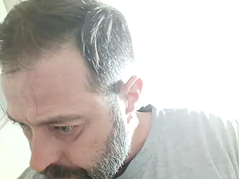 Snapshot of zefside42 chatting on 11.17.25 zefside42 online show from 11.17.25