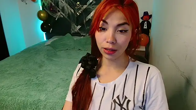 Snapshot of Aylinn_diaz chatting on 10.30.25 Aylinn diaz online show from 10.30.25